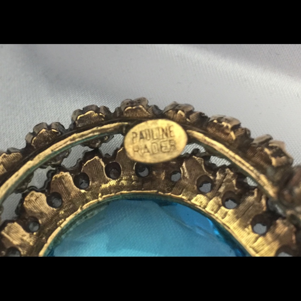 Vintage Signed Pauline Rader Large Crystal Brooch - image 8